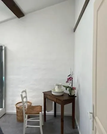 Les De Guillaunas Bed and breakfast