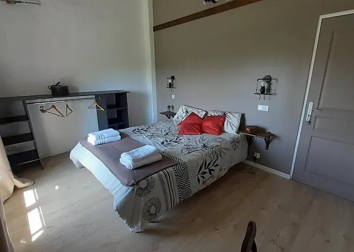 Bed & Breakfast Les De Guillaunas